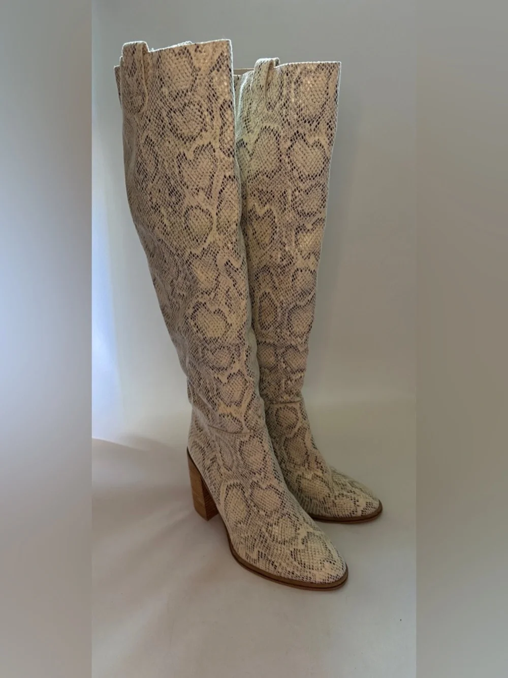 Mi.iM The Saint Slouch Knee-High Boots – Black and White Suede Size 10 - Picture 1 of 9